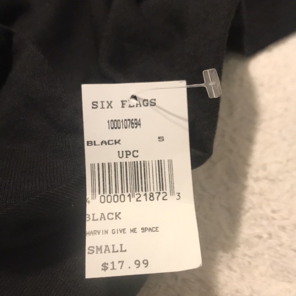 Six Flags Looney Tunes T-shirt - Picture 8 of 8